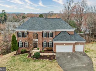 1096 Liberty Meeting Ct, Herndon, VA 20170