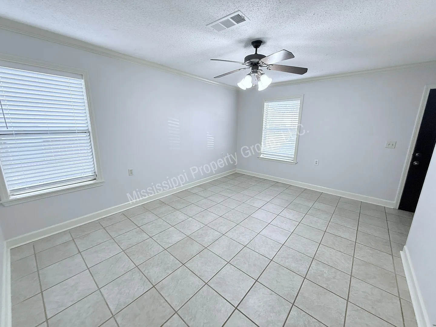 2br/2.5ba For Rent — Photo 4