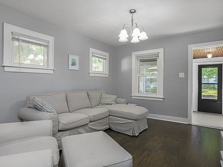 1342 Miner St — Photo 24