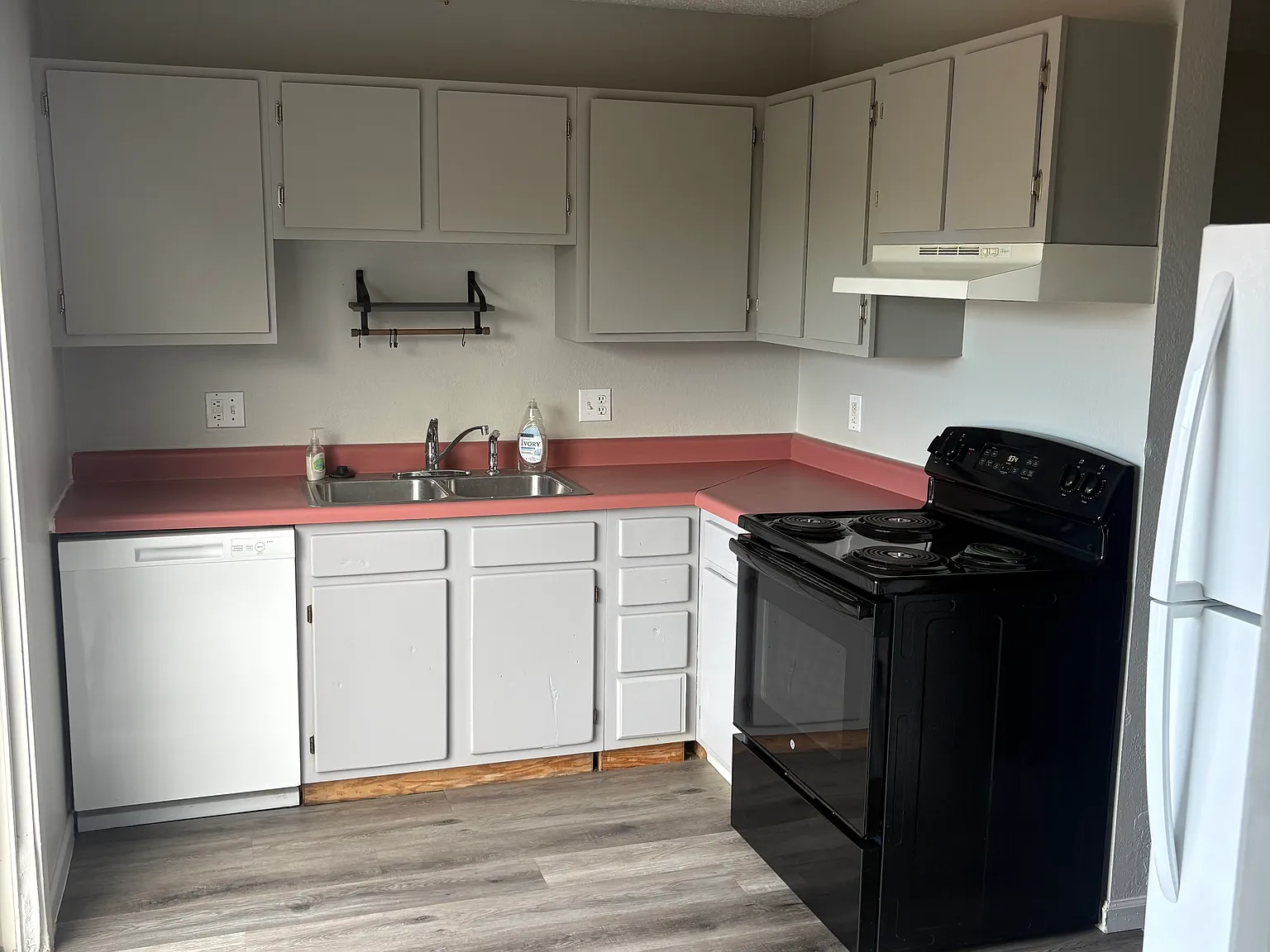 2 bed, 1.5 bath, 1000 sqft, $1,125 — Photo 2