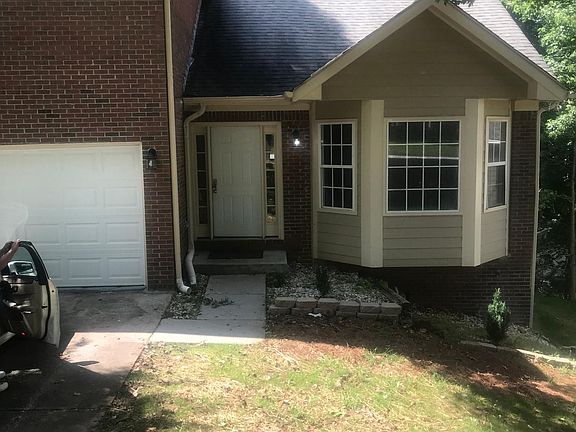 4th image of 2884 Trotters Pointe Dr
