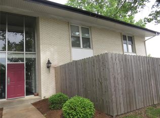10463 Briarbend Dr APT 7, Saint Louis, MO