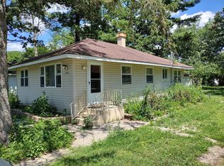 27581 N Walnut St, Island Lake, IL 60042