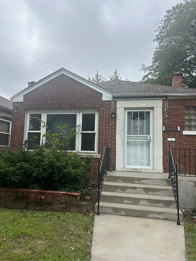 3 bed, 1200 sqft, $2,000 — Photo 3