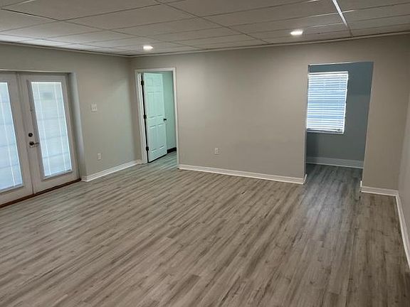 Living room to front of apartment