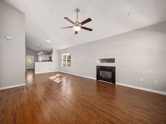 5th image of 3805 Bay Village St