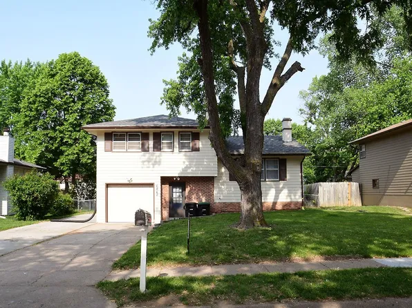 6842 N 64th St, Omaha, NE 68152