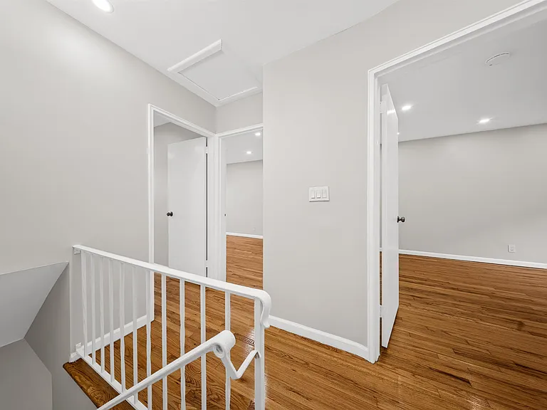 50 College St #1 — Photo 8