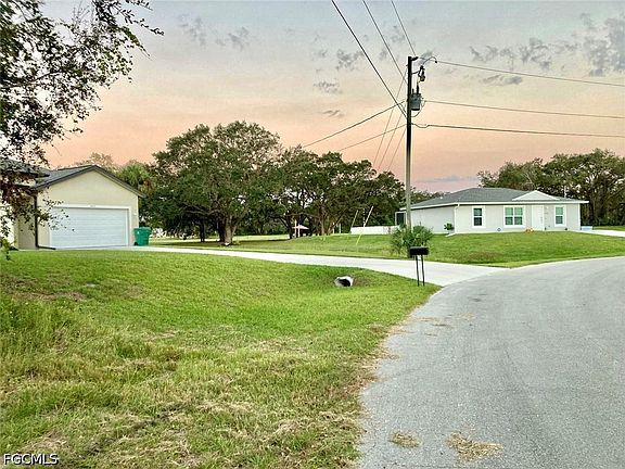 4th image of 2013 Odessa Cir