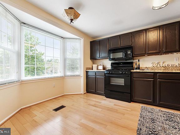 5th image of 14556 Truro Parish Ct
