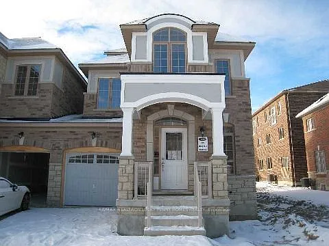 83 Living Cres #BASEMENT Photo 1