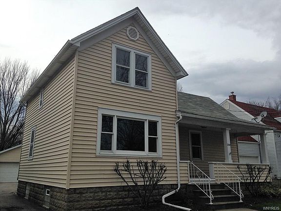 3rd image of 204 Stenzil St
