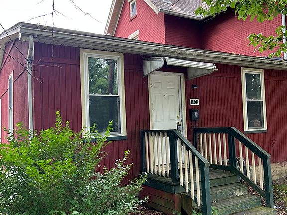 3rd image of 1602 West Ave