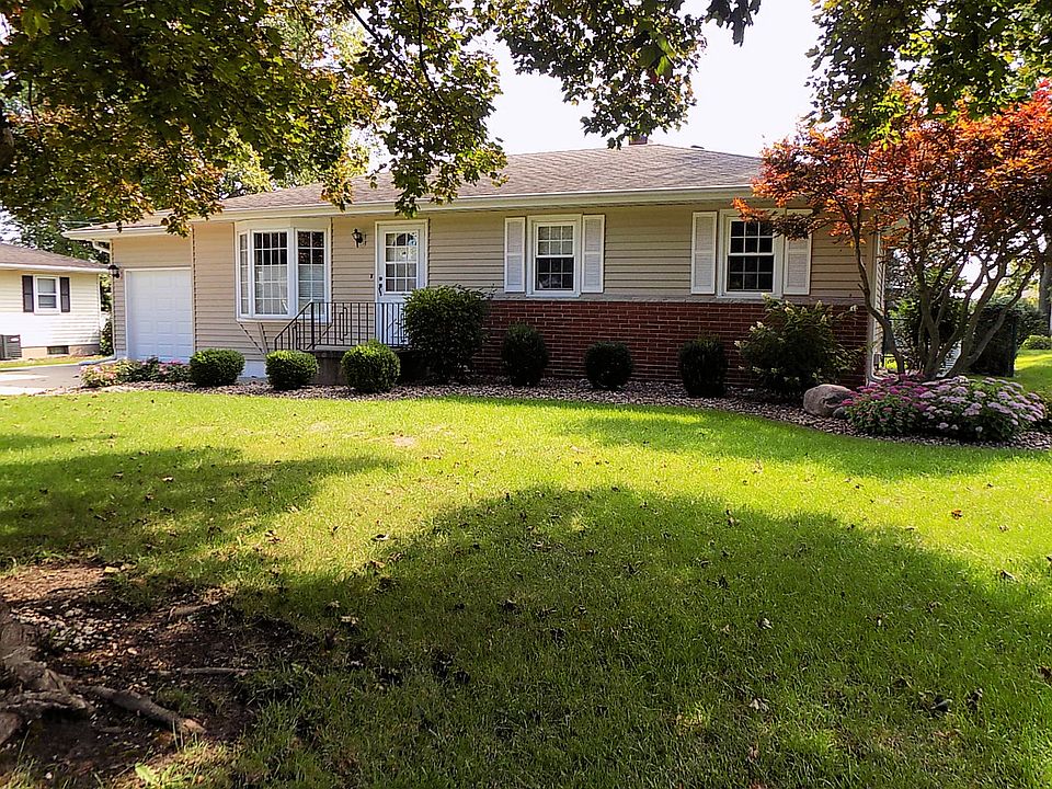 1st image of 1717 Highland Pl