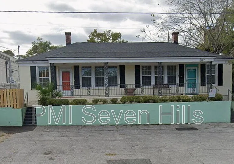 1350 N Gadsden St #B — Photo 2