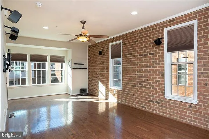 710 S Macon St — Photo 8