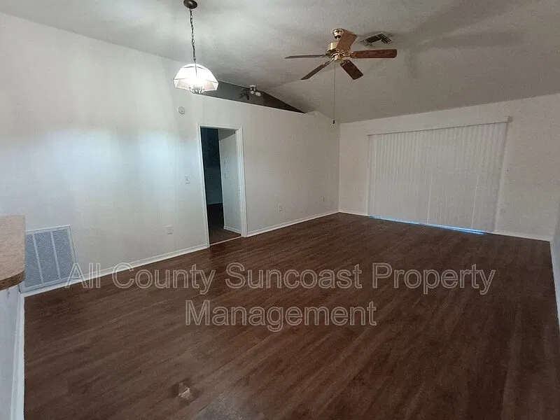 3 bed, 2.0 bath, $2,095 — Photo 3