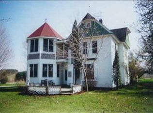 14438 Ferry Rd, Charlevoix, MI 49720