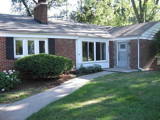 2nd image of 3325 Christie Blvd