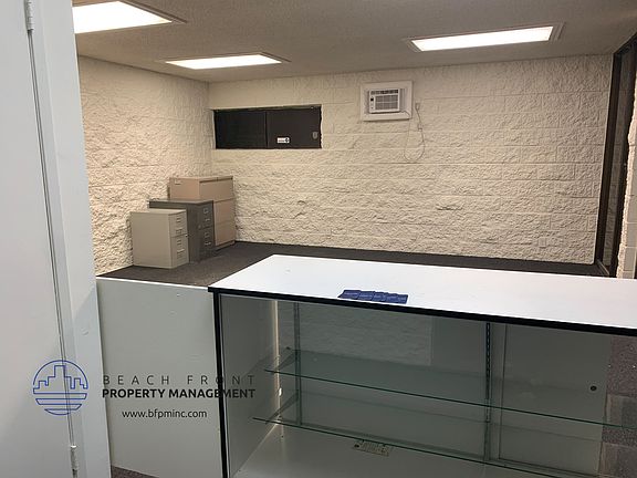 3rd image of 640 W 7th St Suite B