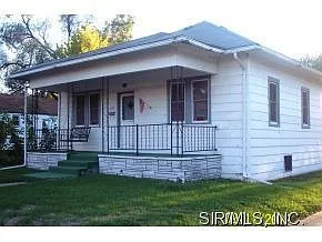 2735 Buxton Ave photo 1
