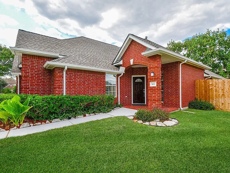 802 Childers Ct — Photo 7