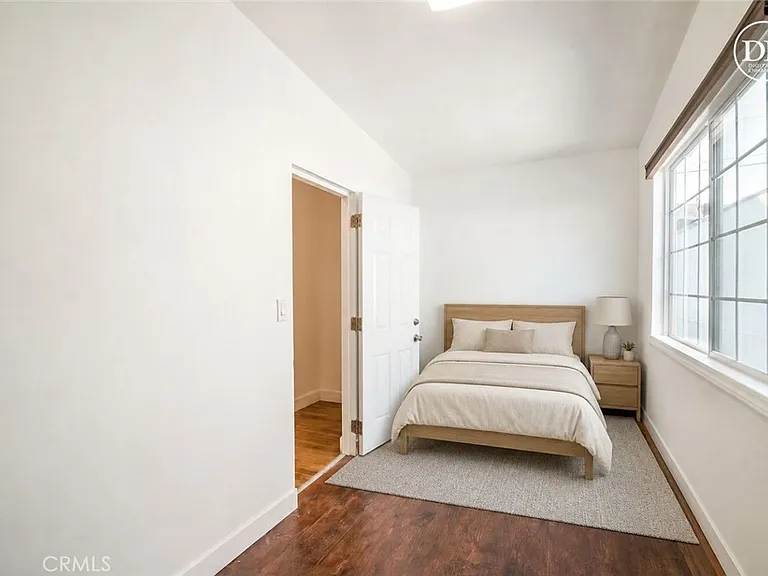 1125 N Heliotrope Dr — Photo 29