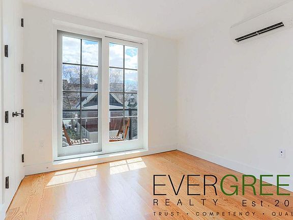 4th image of 192 Hawthorne St #2A