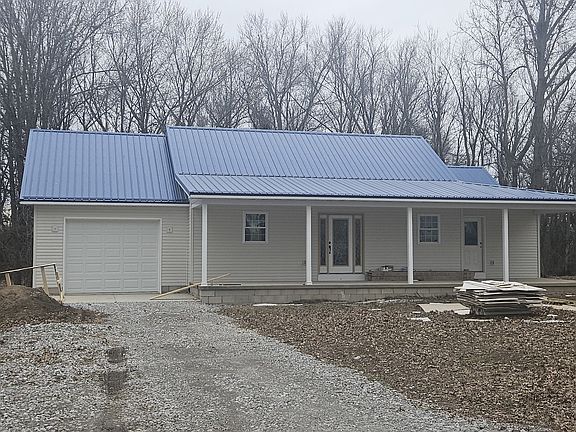 3rd image of 114 Evergreen Dr