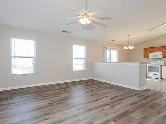3rd image of 5907 Sugarloaf Dr