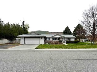 2797 Chicory Dr, West Richland, WA