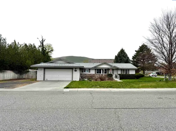 2797 Chicory Dr, West Richland, WA 99353