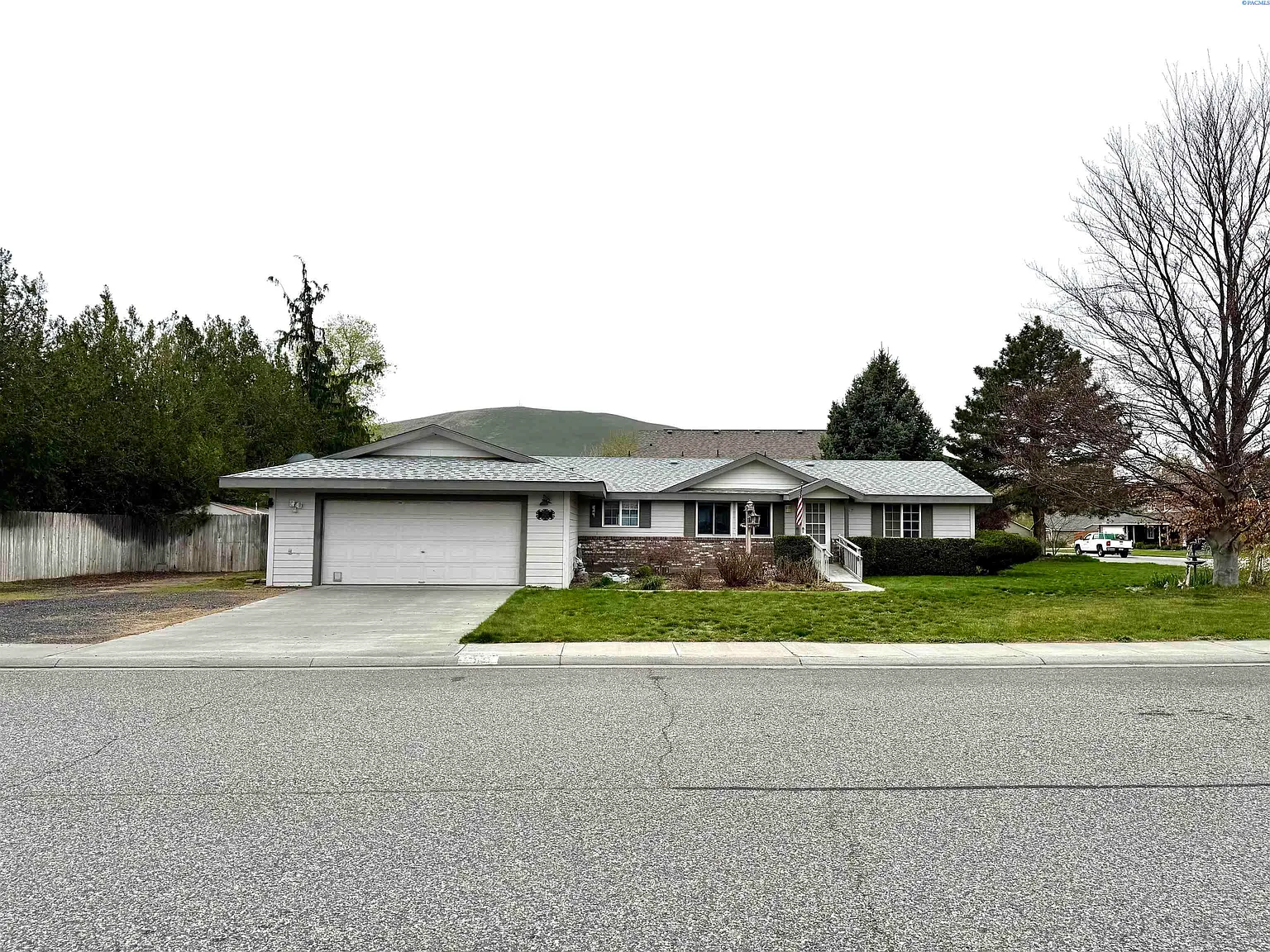 2797 Chicory Dr photo 1