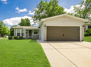 3390 Greenway Chase Dr, Florissant, MO 63031
