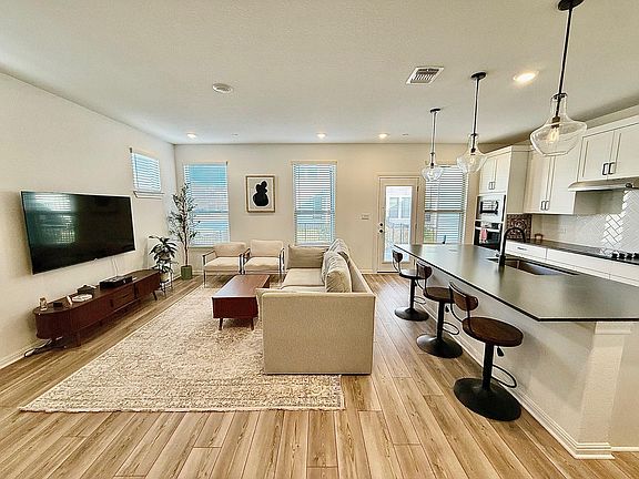 5th image of 2725 Woodall Dr Unit 1401