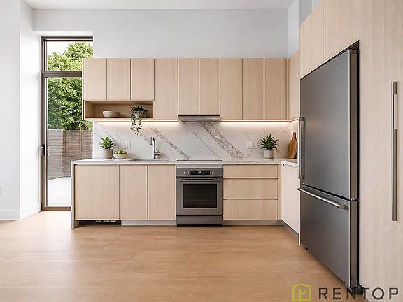 3rd image of 960 Franklin Ave #714