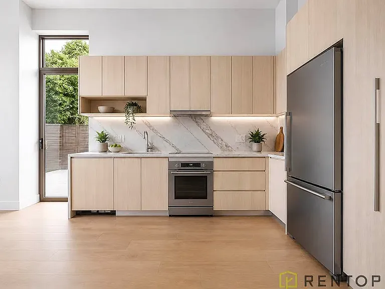 960 Franklin Ave #714 — Photo 3