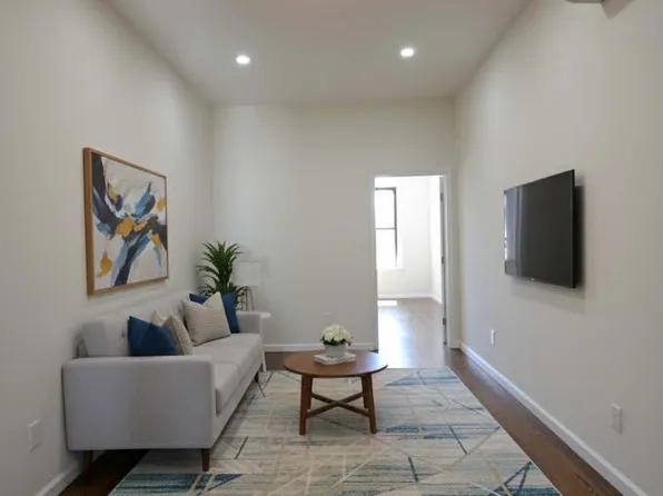 4702 5th Avenue image 1 of 8