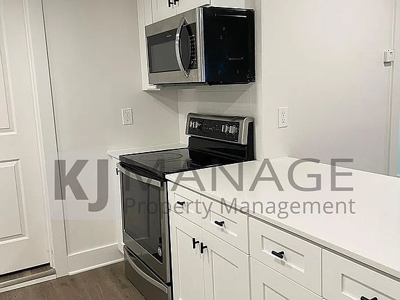 4th image of 90 W Meyers Ave