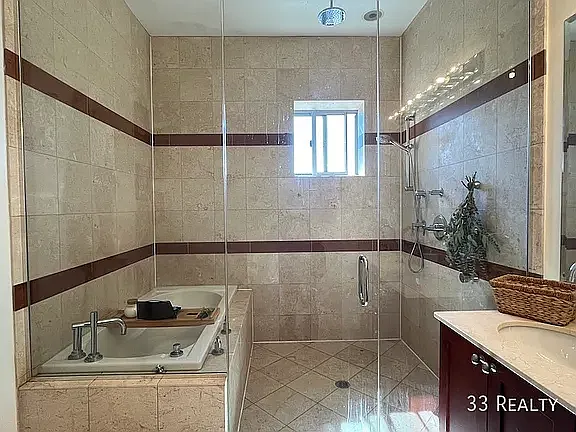 3 bed, 2.5 bath, 1600 sqft, $3,600 — Photo 4