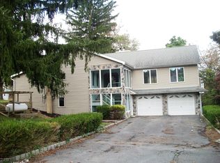 2234 Chipperfield Dr, Stroudsburg, PA 18360