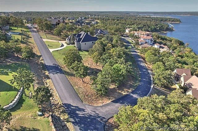 1st image of 1 Lakeview Rd