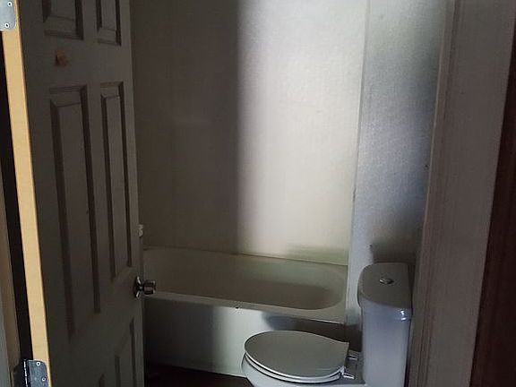 4th image of 3311 W 27th St