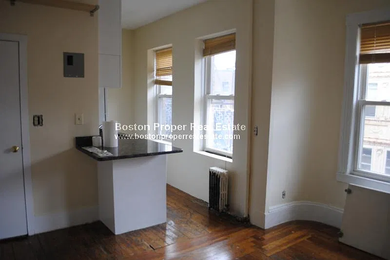 Studio, 350 sqft, $2,350 — Photo 1