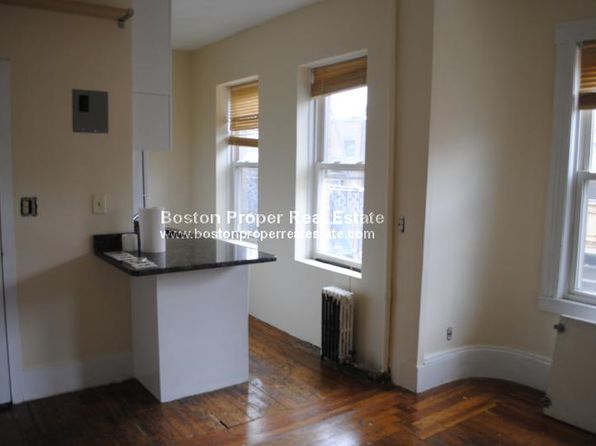 108 Myrtle St APT 2