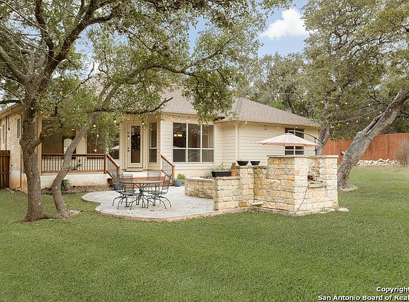 3rd image of 1103 Mendelin Dr