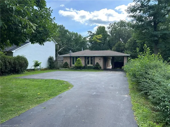 90 Queensway E, Norfolk County, ON N3Y 4M6