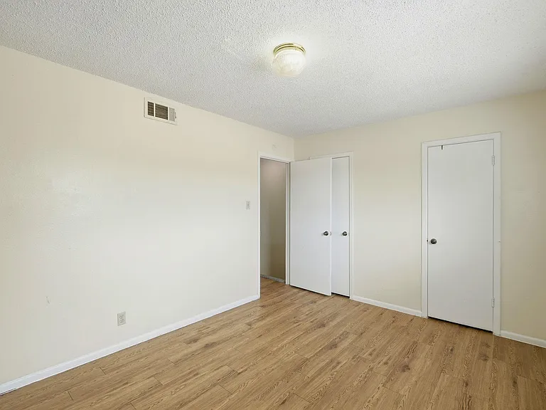 2319 Greenfield Pkwy #103 — Photo 13
