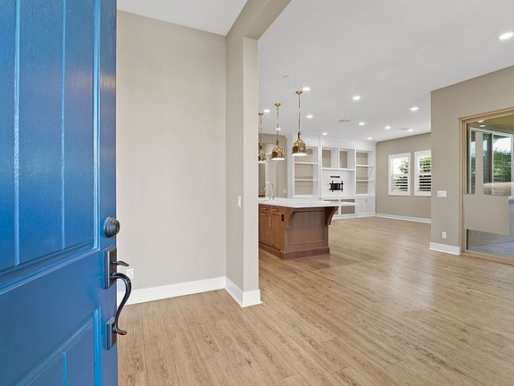 3rd image of 4738 Flora Park Way