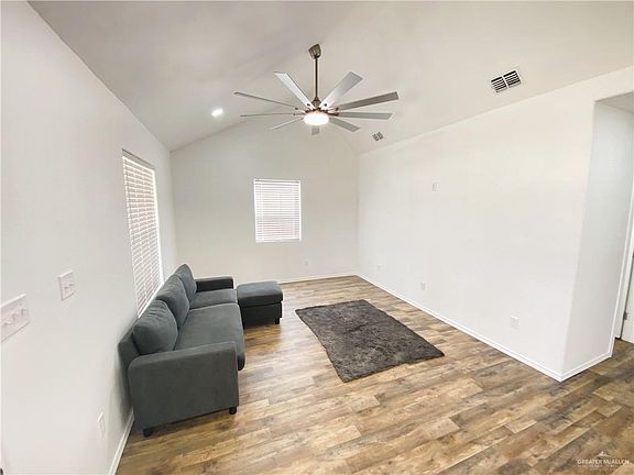 4th image of 39116 Colton Dr